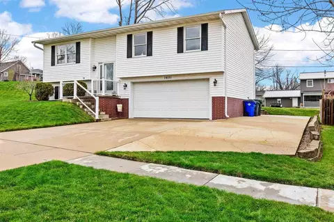 1651 21st St, Cedar Rapids, IA 52405