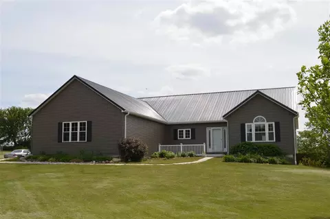 1240 212th Blvd, Belle Plaine, IA 52208