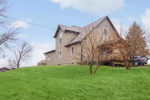 330 W State St, Oxford, IA 52322