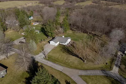 4164 Sugar Hl NE, Solon, IA 52333