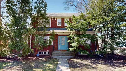 1711 Muscatine Ave, Iowa City, IA 52240