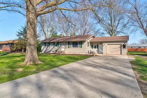 812 31st St, Amana, IA 52203