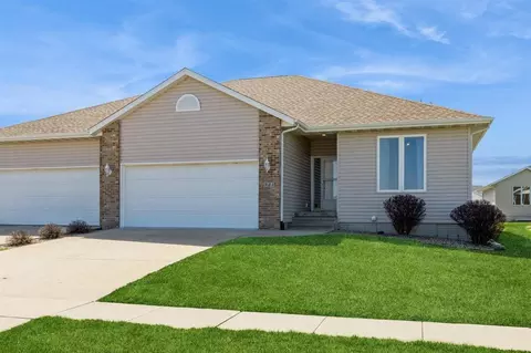 725 Dorchester Pl NE, Cedar Rapids, IA 52402