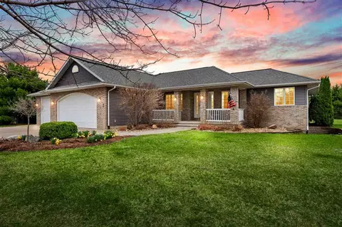 2491 55th St, Vinton, IA 52349