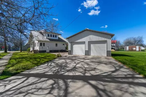 107 E Main St, Brighton, IA 52540