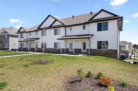 1156 Dahnovan Dr, North Liberty, IA 52317