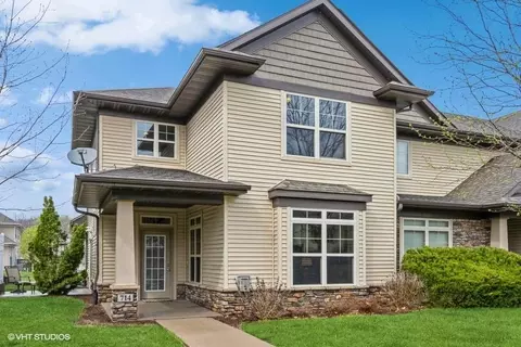 714 Arch Rock Rd, Iowa City, IA 52245