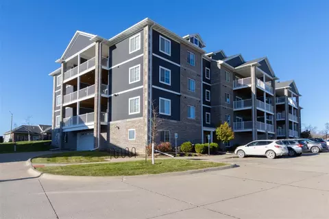 2867 Spring Rose Cir #108, Coralville, IA 52241