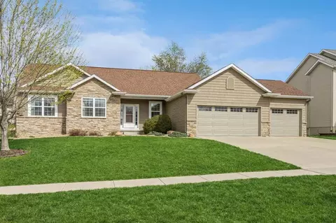 2325 Newcastle Rd, Marion, IA 52302