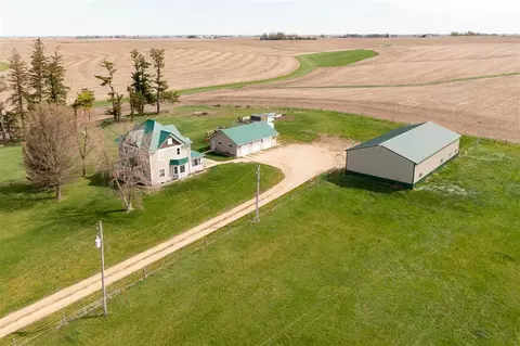 708 Quincy Ave, Clarence, IA 52216