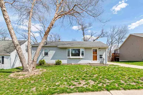1448 38th St, Cedar Rapids, IA 52403
