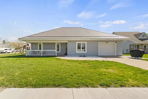 1511 Highland Ave, Washington, IA 52353
