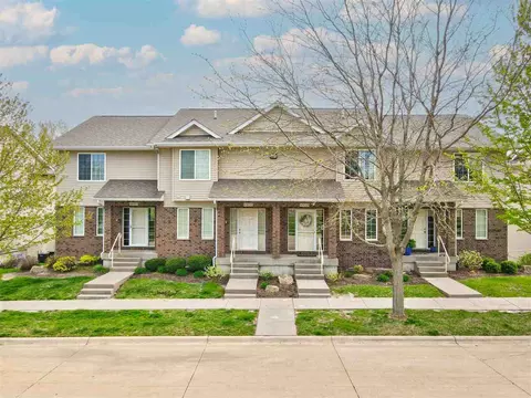 4853 Cardigan Ln, Iowa City, IA 52245