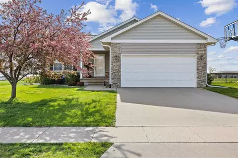 205 N Colton Dr, North Liberty, IA 52317