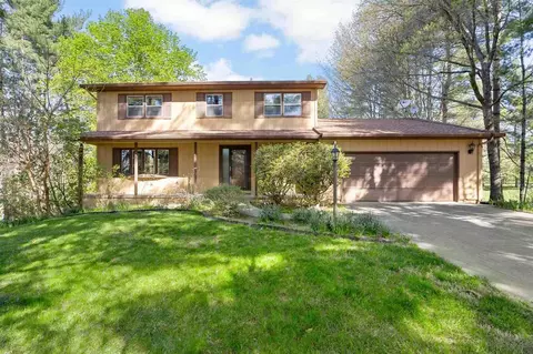 15 Valley View Knl NE, Iowa City, IA 52240