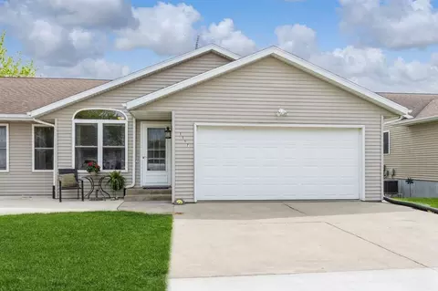 1117 E Adams St, Washington, IA 52353
