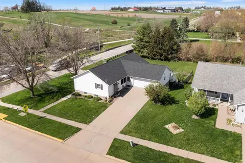 106 Scott Dr, West Branch, IA 52358