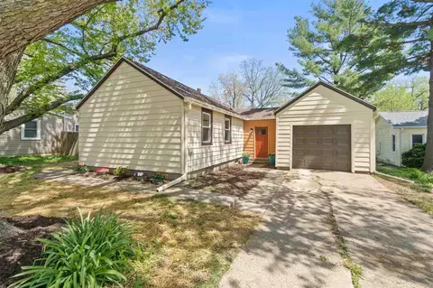 717 7th Ave, Coralville, IA 52241