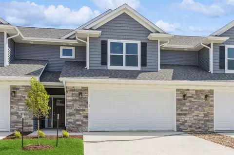 2236 Eversull Ln, North Liberty, IA 52317