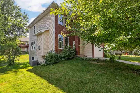 1743 Timber Hills Dr, Coralville, IA 52241