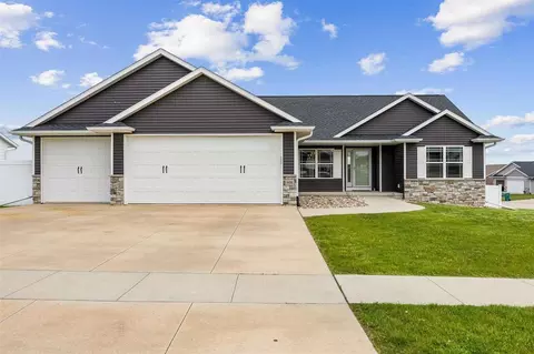 608 Valley Dr, Atkins, IA 52206