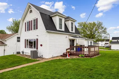 113 Washington St E, Norway, IA 52318