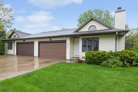 1937 Plaen View Dr, Iowa City, IA 52246