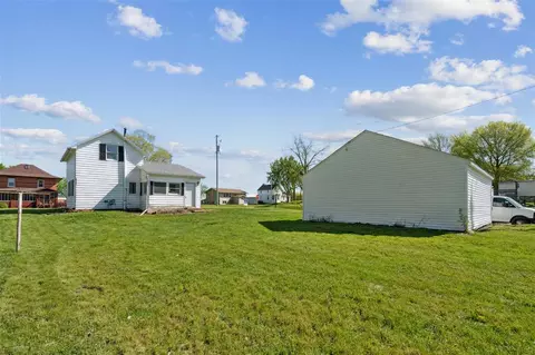 601 W Main St, Urbana, IA 52345
