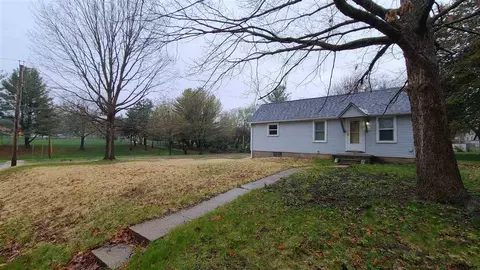 702 5th Avenue Pl, Coralville, IA 52241
