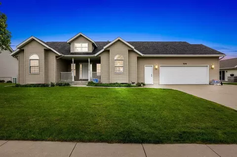 704 Redbird Run, Tiffin, IA 52340