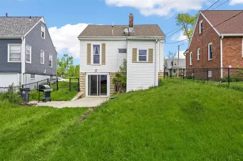 Exterior - 327 36th St NE, Cedar Rapids, IA 52402 photo 5 of 5