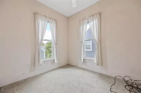 Bedroom - 327 36th St NE, Cedar Rapids, IA 52402 photo 4 of 4