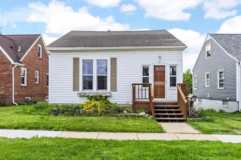Exterior - 327 36th St NE, Cedar Rapids, IA 52402 photo 2 of 5