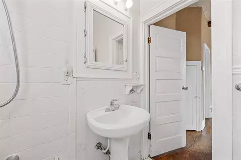Bath - 327 36th St NE, Cedar Rapids, IA 52402 photo 2 of 2