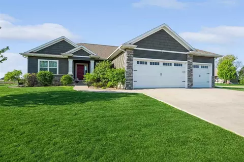 660 Fisher Trl, North Liberty, IA 52317