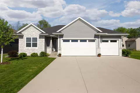 1344 High Country Rd, Coralville, IA 52241