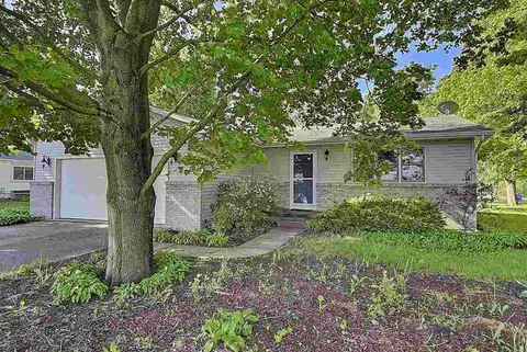 709 W Main St, Lisbon, IA 52253
