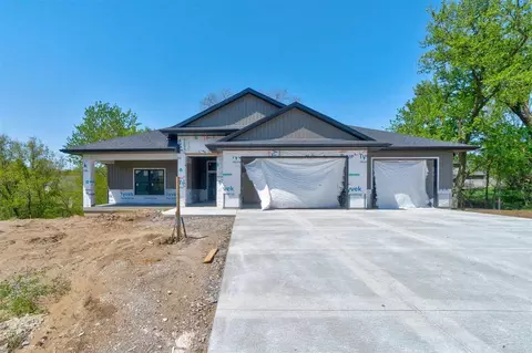 2908 Pine Hill Trce, Coralville, IA 52241