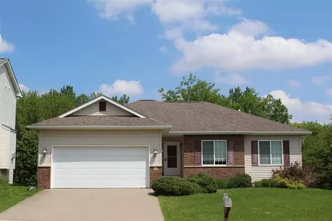 74 Kenneth Dr, Iowa City, IA 52245