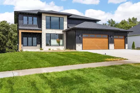 504 Whitetail Ln, Tiffin, IA 52340