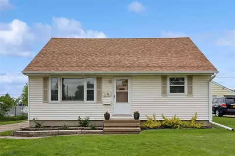 1470 Miami Dr NE, Cedar Rapids, IA 52402