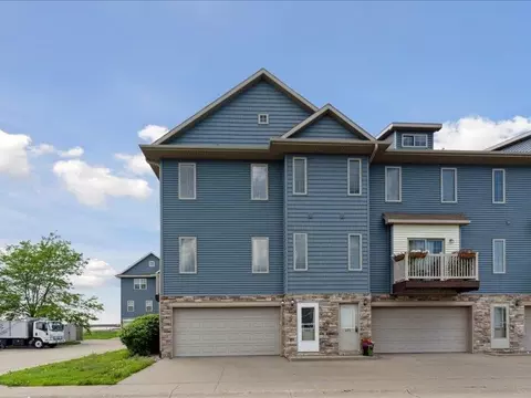 445 Glenmoor Pl, North Liberty, IA 52317