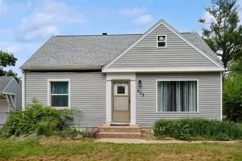 502 36th St NE, Cedar Rapids, IA 52402