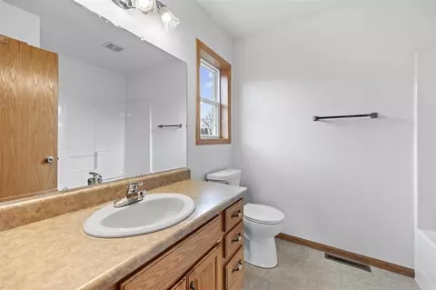 Bath - 1770 North Dr, Ely, IA 52227 photo 2 of 2