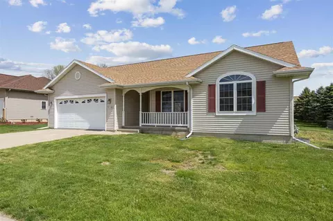 Exterior - 1770 North Dr, Ely, IA 52227 photo 2 of 6