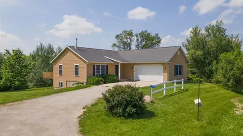 185 Main St, Kalona, IA 52247