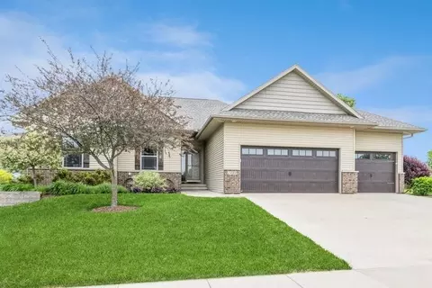 1800 Wood Duck Ct, North Liberty, IA 52317
