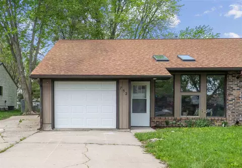 752 Prairie Ridge Rd, North Liberty, IA 52317