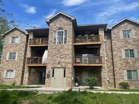 2871 Coral Ct, Coralville, IA 52241