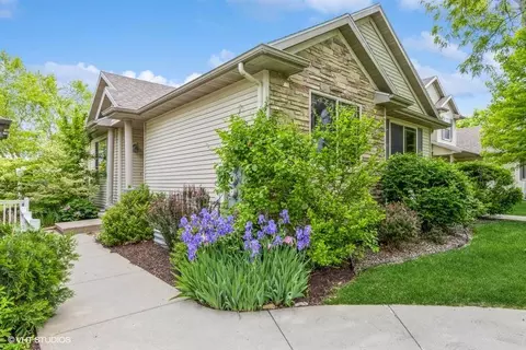 712 Foster Rd, Iowa City, IA 52245